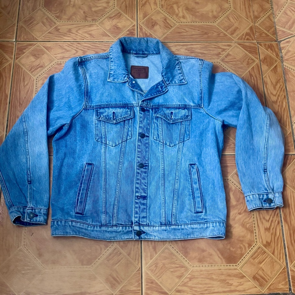 Abercrombie & Fitch Men’s Jean Denim Jacket Distressed Size XL Medium Wash